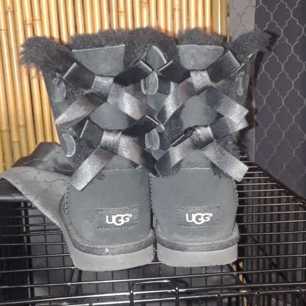 Black UGGS